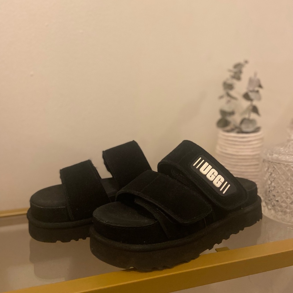 Ugg Greer Slide like new! Suede, Ugg logo, black, size 5, great with any outfit!